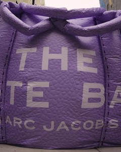 Sac fourre-tout géant en cuir pour femmes violet gonflable avec souffleur, grand sac fourre-tout gonflable pour promotion - Product Image 4