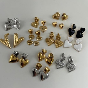 Pendientes de Aro con Perlas, Diseño Irregular y Trenzado, en Acero Inoxidable Chapado en Oro de 18k, Hipoalergénicos, para Mujer, Alta Calidad - Product Image 4