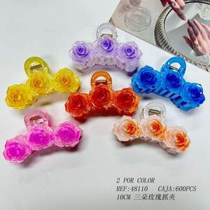 Trois pinces à cheveux en forme de rose, 10 cm, en plastique coloré, style doux, pour femmes et filles, usage quotidien - Product Image 4