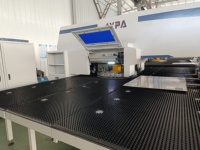 Prensa Industrial CNC para Chapa Metálica de Aluminio y Acero Inoxidable con Sistema de Torreta