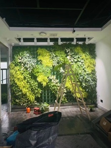 Macetas verticales hexagonales de plástico verde modernas con autorriego para plantas de pared verdes, para interiores y exteriores. - Product Image 3