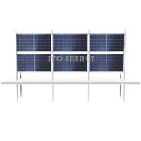 Structure de montage au sol pour ferme solaire verticale en promotion avec clôture pour modules photovoltaïques encadrés – Systèmes de support solaire emblématiques