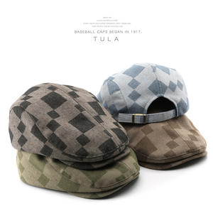 Béret Unisexe Quatre Saisons Style Rétro Britannique à Carreaux Imprimés en Coton Chaud Respirant et Ajustable, Style <span class=keywords><strong>Peintre</strong></span> Coréen Japonais - Product Image 1