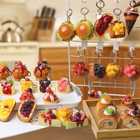 Porte-clés 3D réaliste en forme de dessert, crème brûlée, muffin, cupcake, breloque en résine, pendentif pour sac à dos, cadeaux de mariage pour invités