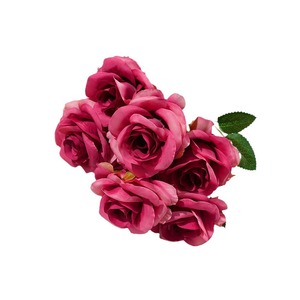 Bouquet de 7 roses artificielles en soie, décoration de mariage haut de gamme, arrangement pour salon - Product Image 5