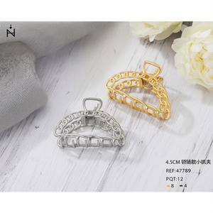 Pinza de pelo pequeña estilo cadena de 4.5 cm para mujer - Product Image 3