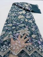 Tissu en dentelle de luxe orné de perles et de cristaux
