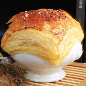 Pâtisserie traditionnelle surgelée Katmer avec crème de pistache, pâte feuilletée en couches, saveur sucrée, sac en vrac, option de vente en gros - Product Image 1