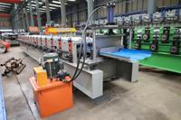 Machine de formage à rouleaux pour toitures avec moteur à boîte de vitesses et roulement haute productivité