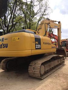 Excavatrice hydraulique sur chenilles PC220-7 Komatsu d'<span class=keywords><strong>occasion</strong></span> de haute qualité pompe à moteur Pelle à chenilles Poclain de 22 tonnes à vendre - Product Image 6