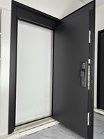 Puerta de Entrada de Seguridad Minimalista Moderna, Construcción de Aleación de Aluminio Antirrobo, Apertura Lateral Deslizante, Uso Comercial, Exterior y Escolar