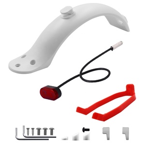 Pièces de scooter électrique, ensembles de garde-boue arrière, garde-boue arrière + support + crochet + cache-crochet + feu arrière + vis + capuchon + vis <span class=keywords><strong>pour</strong></span> scooter M365/Pro - Product Image 3