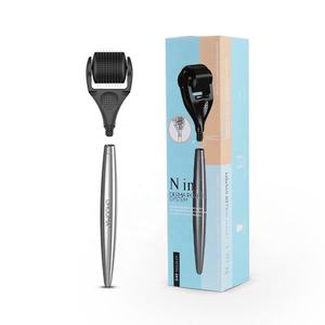 Rouleau Dermique 4-en-1 en Alliage d'Aluminium pour le Visage et le Corps Anti-Poches et Réduction de la Cellulite Régénération de la Peau - Product Image 1