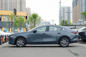 2025 Mazda3 Axela berlina automatica nuovo <span class=keywords><strong>Mazda</strong></span> <span class=keywords><strong>3</strong></span> Mzd dal produttore cinese FWD sedili posteriori in tessuto per auto a benzina - Product Image 2