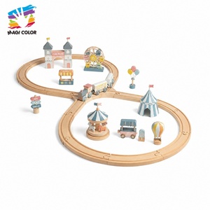Set de Juego de Tren Urbano de Madera Redondo: Pabellón, Fuente, Patos de Estanque, Muñecos de Personajes, Carrito de Helados y Tonos Pastel Suaves W04C314 - Product Image 4