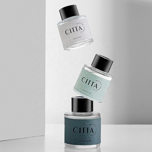 Diffuseur de parfum liquide <span class=keywords><strong>Henry</strong></span> 5*5*6.5cm pour voiture, diffuseur <span class=keywords><strong>à</strong></span> bâtonnets, parfum personnalisé, bougies <span class=keywords><strong>d</strong></span>'aromathérapie sans flamme, parfum <span class=keywords><strong>d</strong></span>'ambiance - Product Image 4