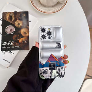 Nouvelle <span class=keywords><strong>coque</strong></span> de téléphone portable créative en forme de veste pour <span class=keywords><strong>iPhone</strong></span> tous modèles 17 16 15 14 Pro Max, <span class=keywords><strong>coque</strong></span> de téléphone <span class=keywords><strong>North</strong></span> <span class=keywords><strong>Face</strong></span> avec logo personnalisé <span class=keywords><strong>13</strong></span> 12 - Product Image 1