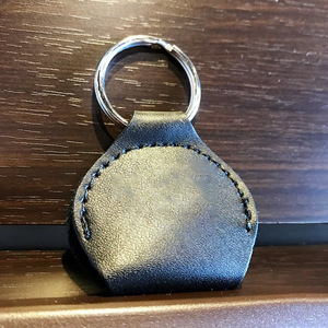 Pochette en cuir pour médiators de guitare électrique, porte-clés pour médiators d'ukulélé, mini clip portable pour médiators de guitare. - Product Image 2