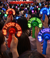 Ventilador LED con Mensaje Personalizado Estilo ROMANCE, Impresión Digital para Bodas, Eventos Religiosos, Ventilador Publicitario Portátil de Plástico