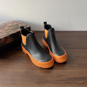 Bottes de pluie Chelsea légères et imperméables en caoutchouc pour femme YL3629 - Product Image 4