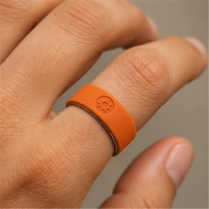 Coque Orange Sunburst pour Oura Ring 4 Gen 3, Protection en Silicone avec Logo Personnalisé, Emblème Radiant, Teinte Sportive Lumineuse - Product Image 6