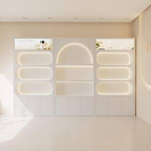 Estantes y Vitrinas Resistentes para Tiendas, Combinados con una Vitrina de Exhibición para Ahorros Directos de Fábrica - Product Image 1