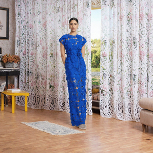 Robe longue en dentelle florale bleue, col en V profond, robe de soirée vintage, avec sous-vêtements intégrés - Product Image 3