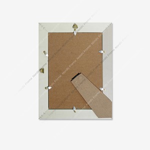 Marco nórdico Elegante negro y dorado Marcos ligeros ecológicos Mesa y pared para diplomas Certificados e imágenes de memoria - Product Image 6