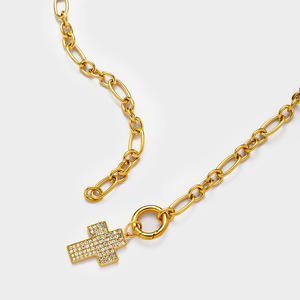 Collana YF5230 con Ciondolo a Croce in Zircone di Alta Qualità, Placcata in Oro 18K, Impermeabile, in Acciaio Inossidabile - Product Image 5