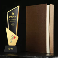 Trophée en métal plaqué or avec cristaux, modèle sportif, design personnalisé, fait main, gaufré, cadeau souvenir, vente en gros Pujiang