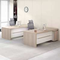 Bureau de direction Herui de luxe moderne en bois clair avec table à thé intégrée, mobilier de bureau modulable pour hôtels et usage commercial