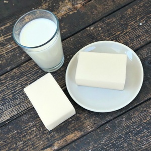 <span class=keywords><strong>Savon</strong></span> fait main au lait de marque privée <span class=keywords><strong>savon</strong></span> hydratant nourrissant <span class=keywords><strong>pour</strong></span> <span class=keywords><strong>peau</strong></span> <span class=keywords><strong>grasse</strong></span> soin hydratant forme solide-vente en gros - Product Image 3