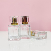 Bouteilles de parfum carrées en verre noir de 30 ml et 50 ml avec couvercle en plastique