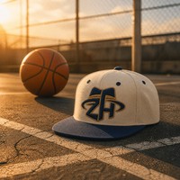 Casquette de baseball unisexe bicolore crème et bordeaux, à visière plate, six panneaux, structurée, réglable, avec logo brodé personnalisé