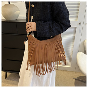 2023 bohème Vintage Hobo sac à bandoulière à la mode en cuir suédé longue frangée gland rétro grande capacité messager Zip hiver - Product Image 4