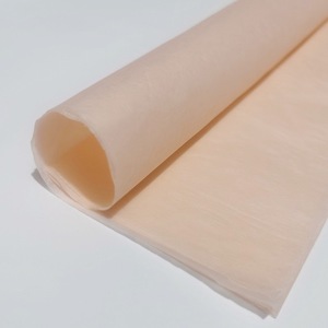 Papel de seda de colores reciclable y ecológico para empaques de regalos sostenibles, recuerdos de boda y manualidades de decoración del hogar. - Product Image 2