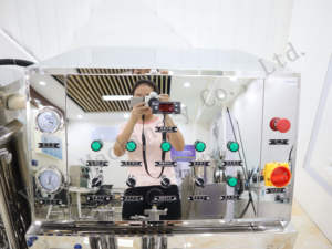 Tam otomatik alkol parfüm yağı yapma karıştırma ekipmanları Chiller donma soğutma filtreleme makinesi mikser parfüm karıştırma - Product Image 4