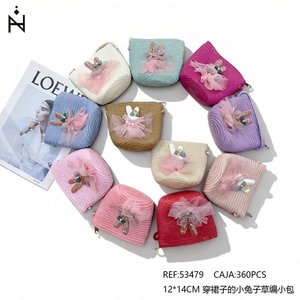 Borsa in paglia con coniglietto in gonna 12x14 cm per bambini, mini pochette alla moda - Product Image 3