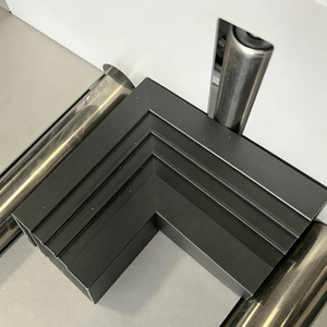 Scie à découper l'aluminium à double tête CNC à commande servo, machine automatique de traitement des profilés en aluminium - Product Image 5