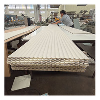 Nouvelle arrivée Panneau de cloison murale en bambou Revêtement en bois Panneau mural cannelé en bois composite Panneau mural ondulé 3d