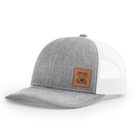 Gorra de malla clásica con parche de cuero bordado, gorras OEM, gorras de camionero de malla personalizadas con 5 o 6 paneles en espuma y gamuza en blanco