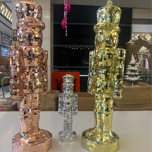 Statue de <span class=keywords><strong>Casse</strong></span>-<span class=keywords><strong>Noisette</strong></span> Disco avec Carreaux Miroir Réfléchissants, Figurine de <span class=keywords><strong>Casse</strong></span>-<span class=keywords><strong>Noisette</strong></span>, Centre de Table de Noël pour les Fêtes de Noël, Cadeaux de Fête - Product Image 2
