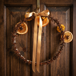 Corona Rústica Hecha a Mano con Anís Estrellado y Naranja Seca con Cinta Dorada, Flores Decorativas Navideñas, Corona Redonda sin Luces - Product Image 3