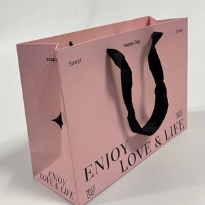 บรรจุภัณฑ์น้ำหอมบูติกคุณภาพสูงหรูหรา ถุงของขวัญงานแต่งงานแบบกำหนดเอง ถุงกระดาษอาร์ตขนาดเล็กสำหรับใส่เครื่องประดับ วัสดุรีไซเคิล พิมพ์ออฟเซ็ต - Product Image 2