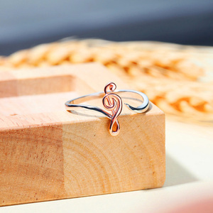 Bague tendance F1605 en acier inoxydable plaqué or rose, design note de musique, bijou unisexe, cadeau - Product Image 4