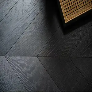 2023 Export UV Coating Black-brushed Finished American Red Oak Multilayer Hardwood Parquet Fish-bone Engineered Wood Flooring