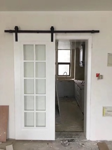 Porte Scorrevoli Interne Composite Moderne con Design a Cavità, Porte Divisorie Sospese, Porte Scorrevoli Stile Fienile per Uso Alberghiero - Product Image 5
