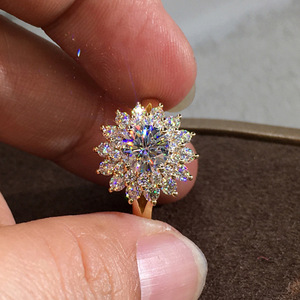 Anello di Diamanti F1694 con Taglio Brillante Rotondo, Diamante Naturale, Anello di Fidanzamento Classico da Donna - Product Image 6