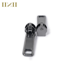 Bán Chạy Nhất Dây Kéo Puller Cho Túi Tùy Chỉnh Kẽm Hợp Kim Thương Hiệu <span class=keywords><strong>Logo</strong></span> Phổ Biến Miễn Phí Thiết Kế Tùy Chỉnh Nylon Dây Kéo Puller Thanh Trượt - Product Image 6