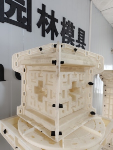 Moules préfabriqués européens Lampe creuse Colonne romaine Décorations de garde-corps de balcon avec boule de lion Colonnes de paon Garde-corps - Product Image 5